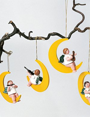 Engel im Mond mit Krone