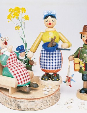 Räucherfigur Oma im Lehnstuhl