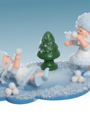 Schneeflöckchen auf Wolke, Schneeballschlacht
