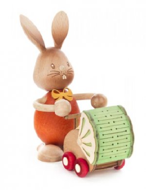 Osterhase Stupsi mit Kinderwagen