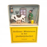 28-126-zuendholzschachtel-Kuhstall-WEB1000x1000 Zündholzschachtel - Kuhstall