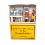 28-128-zündholzschachtel-Arzthelferin-WEB1000x1000 Zündholzschachtel - Arzthelferin