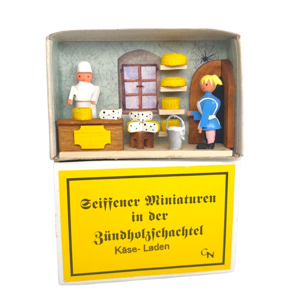 Zündholzschachtel Käse-Laden BxH 55x40mm NEU Miniatur Weihnachtsfigur Holzfigur 