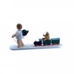 28-233-Engel-auf-Eisenbahn-u.-Bär-ohne-Krone-WEB1000x1000