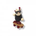 Figur mit Herz, Gustav auf Skateboard