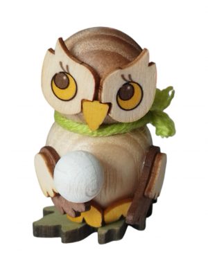 Eulenkind mit Schneekugel