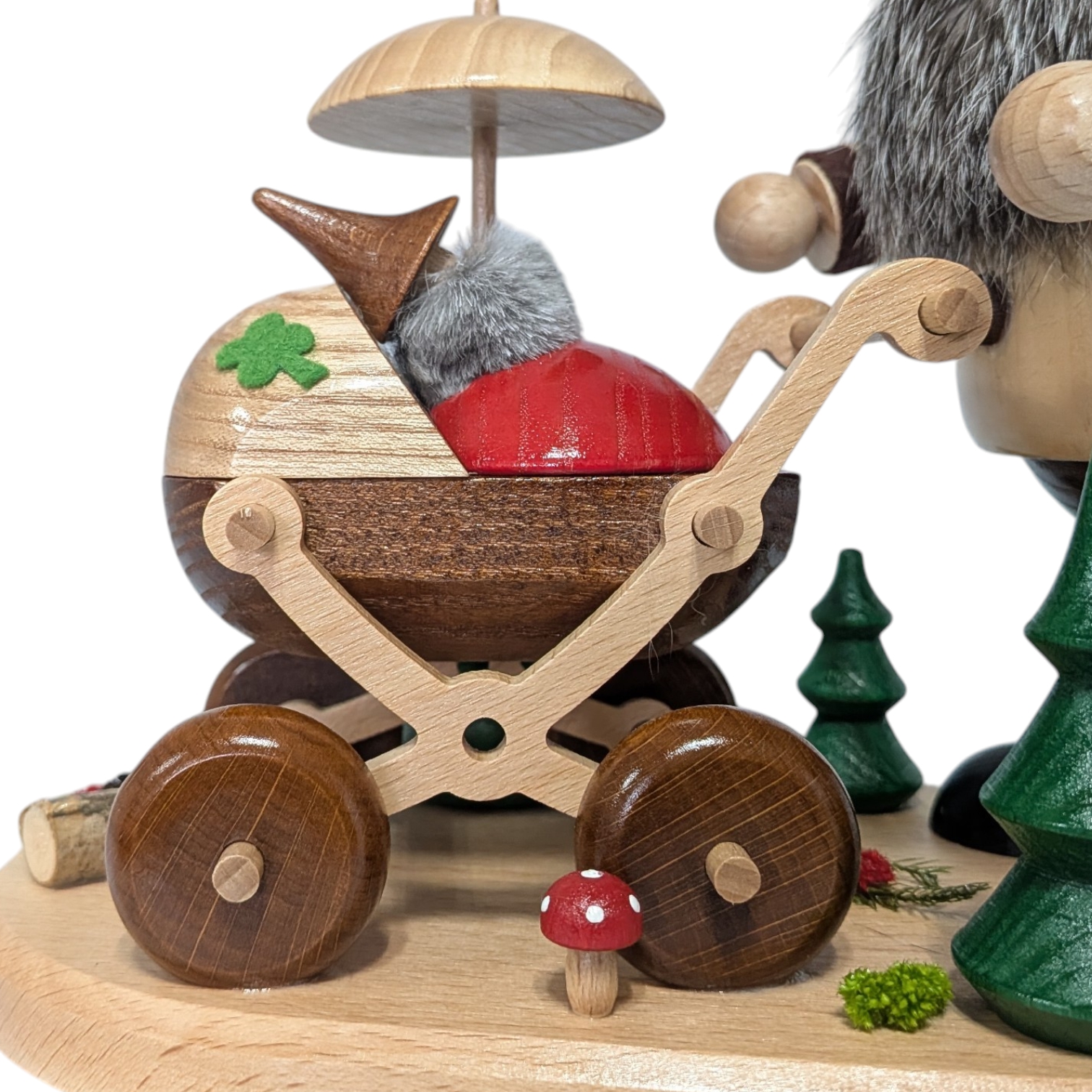 Räucherfigur Waldwichtel mit Kinderwagen