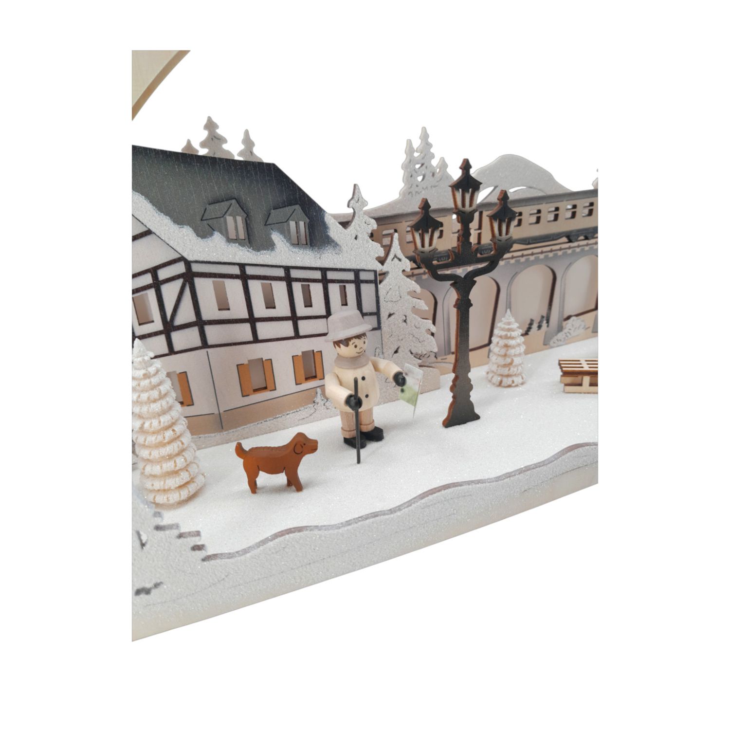 TIDL70215-Diorama-Leuchte-Winterland-Erzgebirge-WEB-1500x1500-5
